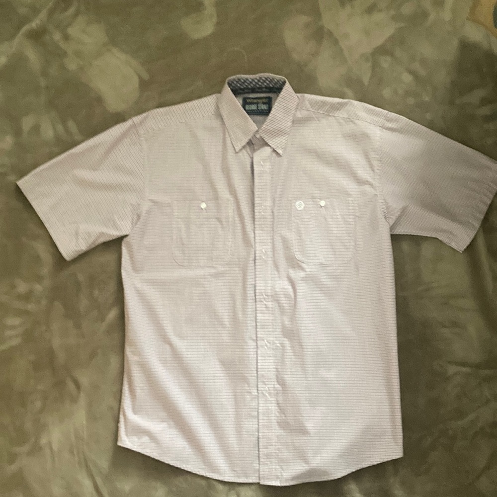 New without tags Wrangler / George Straight collection short sleeve button down.